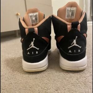 Women’s Jordan airs size 6Y
